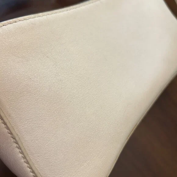 Madewell The Sculptural-Buckle Shoulder Bag Ecru Color - Picture 14 of 16